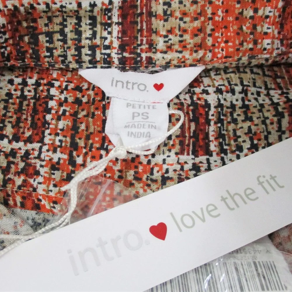 Intro Petites Abstract Print Button Front Top - Picture 5 of 6